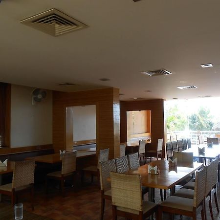 Jade Beach Resort Tirupporur Buitenkant foto