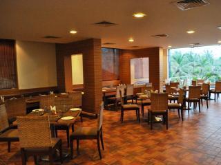Jade Beach Resort Tirupporur Buitenkant foto