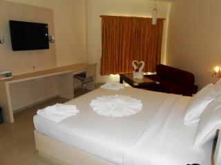 Jade Beach Resort Tirupporur Buitenkant foto